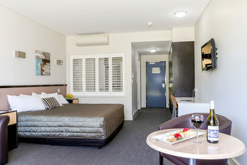 Macquarie Inn - Tourism Adelaide 8