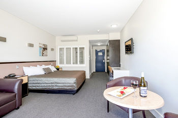 Macquarie Inn - Tourism Adelaide 11