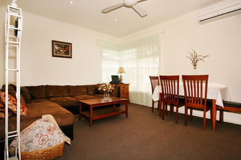 Lisson Holiday Rental - Tourism Adelaide 2