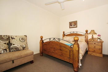 Lisson Holiday Rental - Tourism Adelaide 3