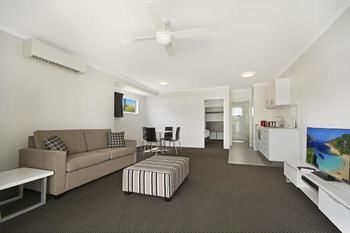 Cooroy Luxury Motel Apartments Noosa - Tourism Adelaide 6
