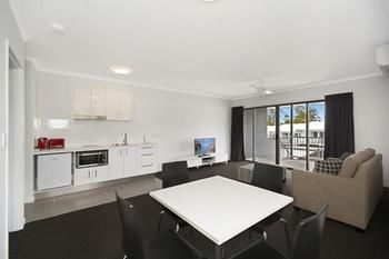 Cooroy Luxury Motel Apartments Noosa - Tourism Adelaide 10