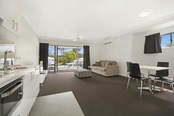 Cooroy Luxury Motel Apartments Noosa - Tourism Adelaide 11