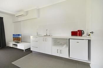 Cooroy Luxury Motel Apartments Noosa - Tourism Adelaide 14