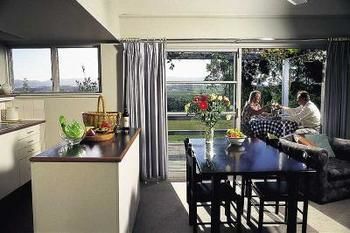 Vineyard Hill - Tourism Adelaide 2