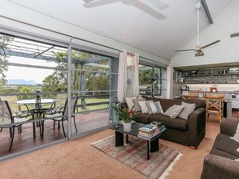 Vineyard Hill - Tourism Adelaide 7