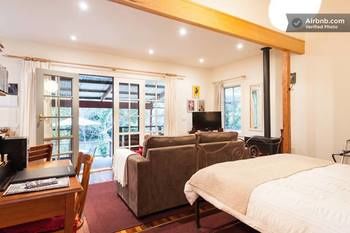 Stones Throw Cottage Bed & Breakfast - Tourism Adelaide 6