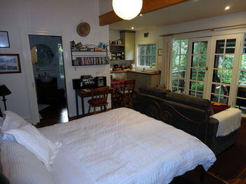 Stones Throw Cottage Bed & Breakfast - Tourism Adelaide 10