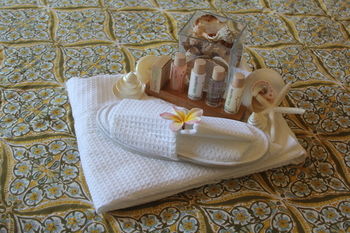 Phoenix Eumundi Bed & Breakfast - Tourism Adelaide 2