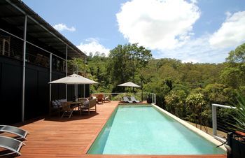 Phoenix Eumundi Bed & Breakfast - Tourism Adelaide 3