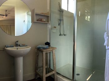 Phoenix Eumundi Bed & Breakfast - Tourism Adelaide 5