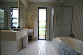 Phoenix Eumundi Bed & Breakfast - Tourism Adelaide 6