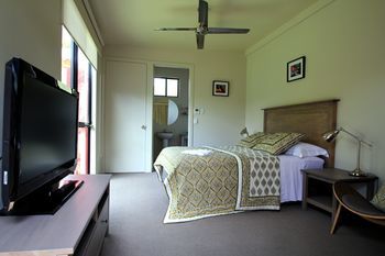 Phoenix Eumundi Bed & Breakfast - Tourism Adelaide 9