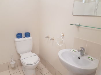 Bentley Waterfront Motel & Cottages - Tourism Adelaide 8