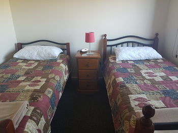 Bentley Waterfront Motel & Cottages - Tourism Adelaide 24