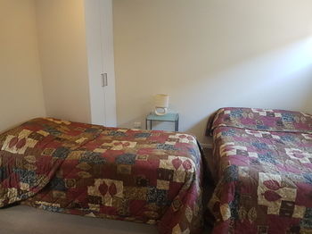 Bentley Waterfront Motel & Cottages - Tourism Adelaide 26