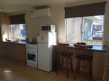 Bentley Waterfront Motel & Cottages - Tourism Adelaide 47