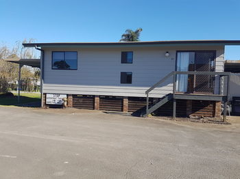 Bentley Waterfront Motel & Cottages - Tourism Adelaide 66