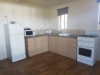 Bentley Waterfront Motel & Cottages - Tourism Adelaide 72