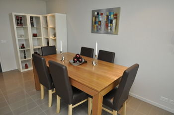 Camperdown 908 St Furnished Apartment - Tourism Adelaide 16