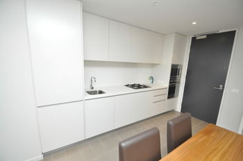 Camperdown 908 St Furnished Apartment - Tourism Adelaide 17