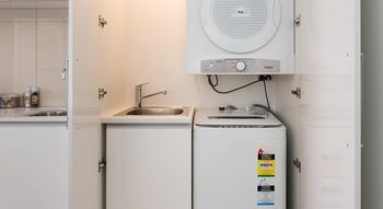 Hamilton Executive Apartments - Tourism Adelaide 6