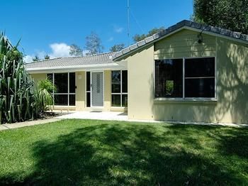 Pebbles At Mudjimba Beach - Tourism Adelaide 6