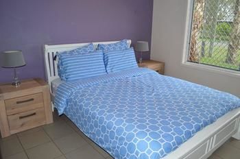 Pebbles At Mudjimba Beach - Tourism Adelaide 22