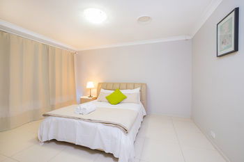 Getaway Holiday House Bankstown - Tourism Adelaide 6