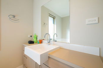 Getaway Holiday House Bankstown - Tourism Adelaide 20