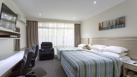 BEST WESTERN Aspen And Apartments - Tourism Adelaide 0