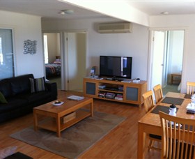 Azure Beach House - Tourism Adelaide 0