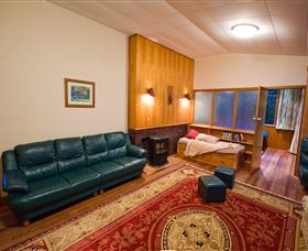 Waterside Accommodation - Derwent Hideaway - Tourism Adelaide 1