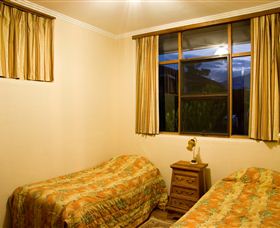 Waterside Accommodation - Derwent Hideaway - Tourism Adelaide 3