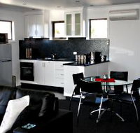 Rosie's Cottage and Town House - Tourism Adelaide