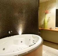 Hepburn Spa Pavilions - Saffron - Tourism Adelaide