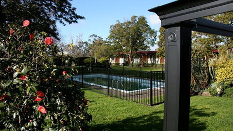 Captains Lodge International - Tourism Adelaide 0