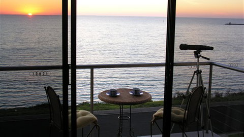 Clifftop Accommodation Portland Victoria - Tourism Adelaide 0