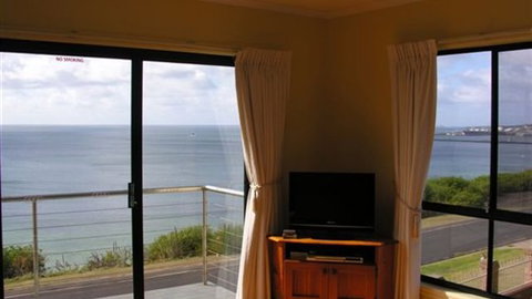 Clifftop Accommodation Portland Victoria - Tourism Adelaide 2