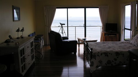 Clifftop Accommodation Portland Victoria - Tourism Adelaide 4