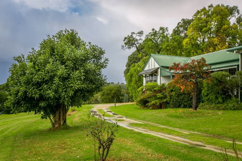 Karbeethong Lodge - Tourism Adelaide 0