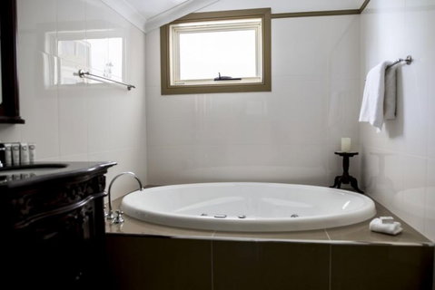 Bli Bli House Luxury Accommodation - Tourism Adelaide 12