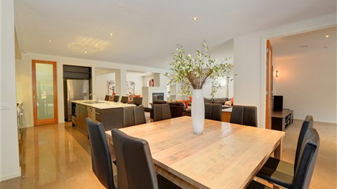 Newington Lake House - Tourism Adelaide 2