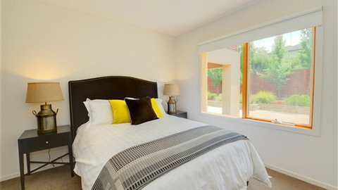 Newington Lake House - Tourism Adelaide 5