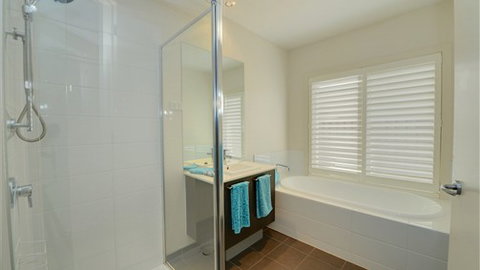 Newington Lake House - Tourism Adelaide 6