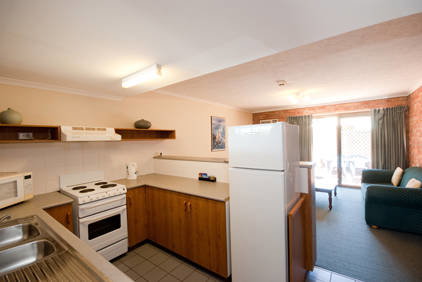 Allan Cunningham Motel And Old Wagon Restaurant - Tourism Adelaide 1