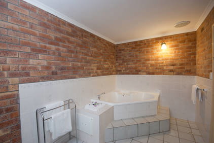 Allan Cunningham Motel And Old Wagon Restaurant - Tourism Adelaide 3