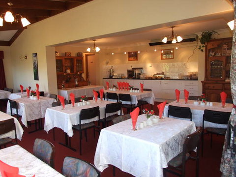 Allan Cunningham Motel And Old Wagon Restaurant - Tourism Adelaide 6