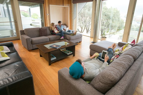 Apollo Bay Eco YHA - Tourism Adelaide 1