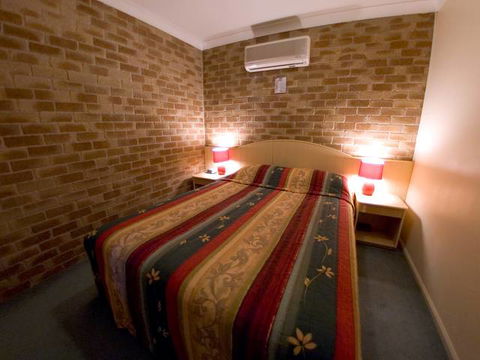 Country Gardens Motor Inn - Tourism Adelaide 1
